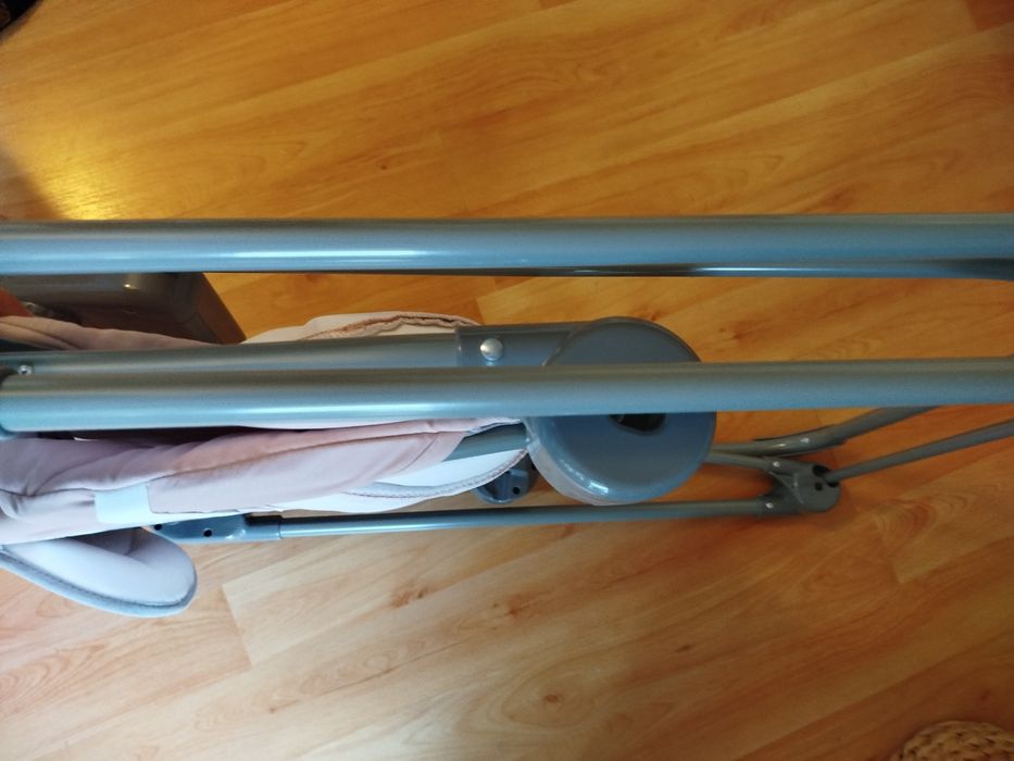 Leżaczek Bujaczek huśtawka lionelo