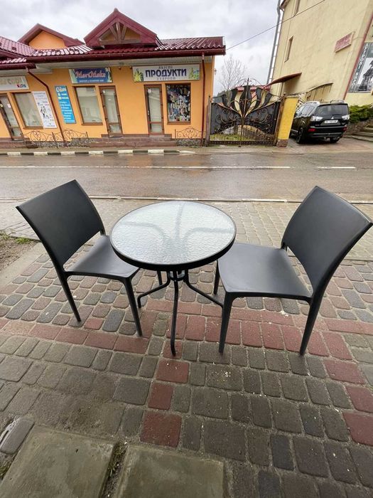 Стулья пластиковые "Эмма" и "Гектор", производитель Алеана