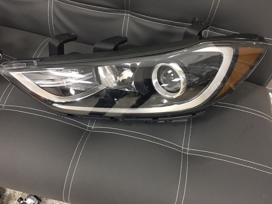 Hyundai Elantra 16- Фара  хендай элантра