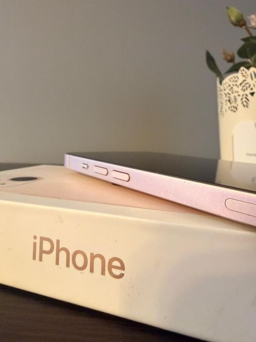 iPhone | 128GB | 100%