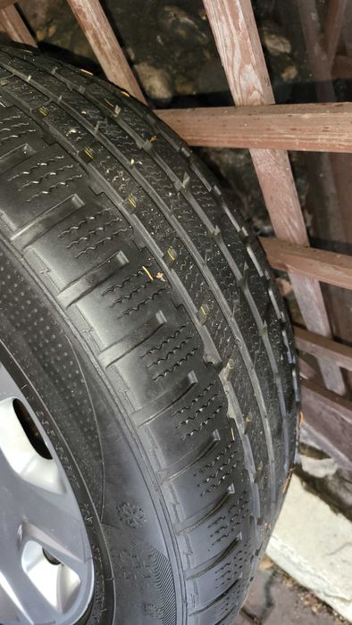 Koła Audi A8 a6 felgi oponami 235/55/17 opony zimowe 4 sztuki idealne