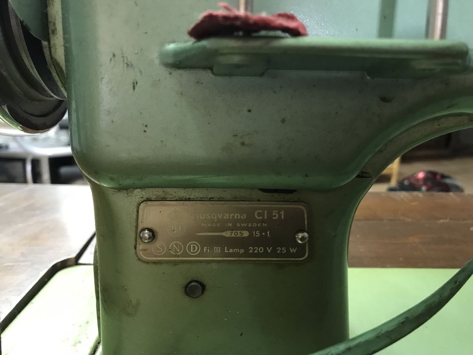 Maquina de costura antiga