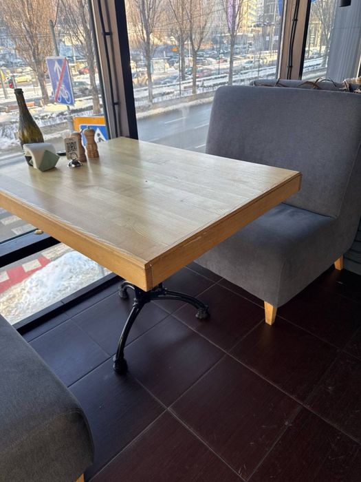 РОЗПРОДАЖ меблів для кафе та кав'ярень