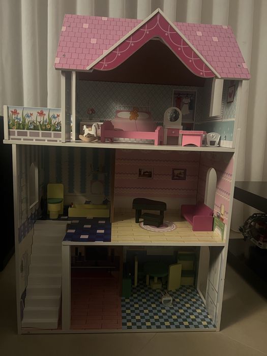 Casa de bonecas madeira impecavel