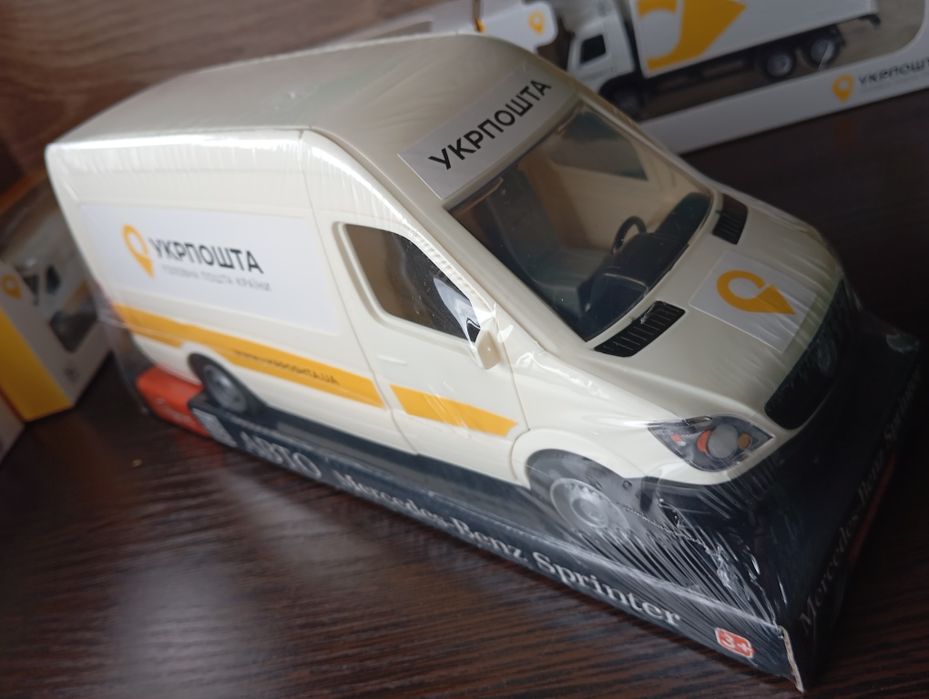 Коллекционная Модель автомобіля Укрпошти Mercedes-Benz Sprinter
 Макси