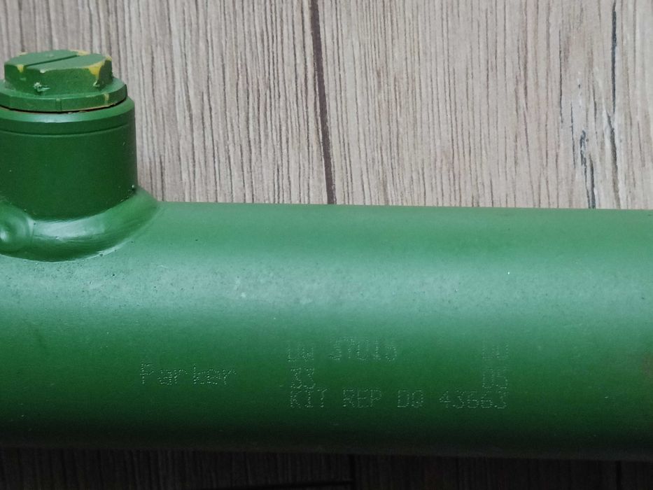 Modelarstwo JD DQ37015,AZ43606 siłownik 1450CWS