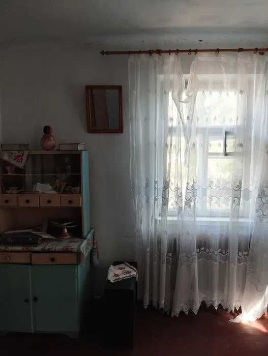 Будинок з ділянкою у с.Перевередів