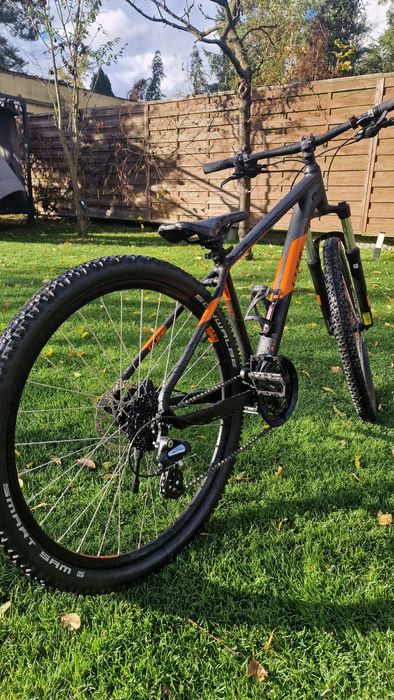 Rower Cube Aim Pro MTB 16' na kole 27 5