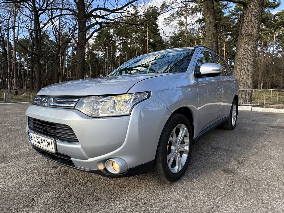 Офіційний Mitsubishi Outlander 2.4 газ/бензин Автомат , повний привід