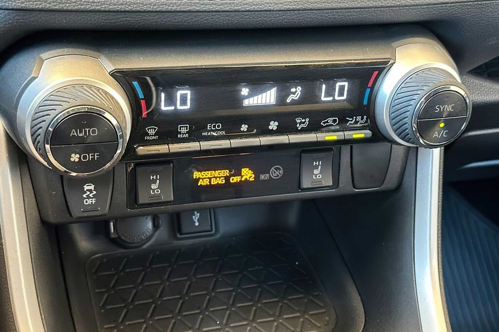 Toyota RAV4 XSE 2021 зі США, від $11 891 — доставка й розмитнення під ключ