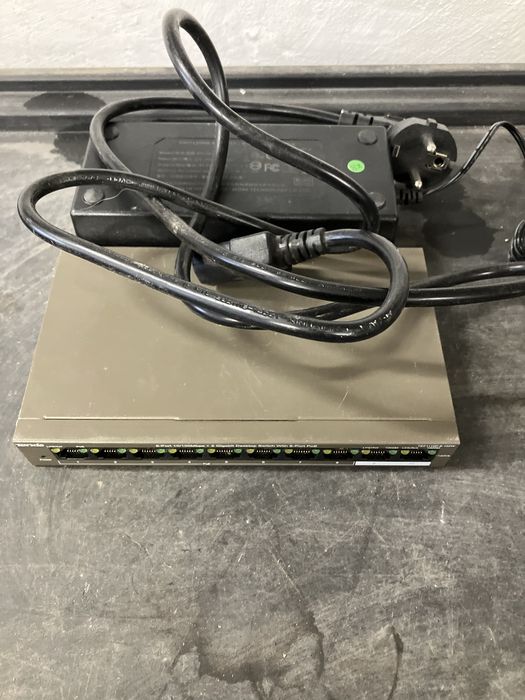 Switch Tenda 8 poe + 2 up link