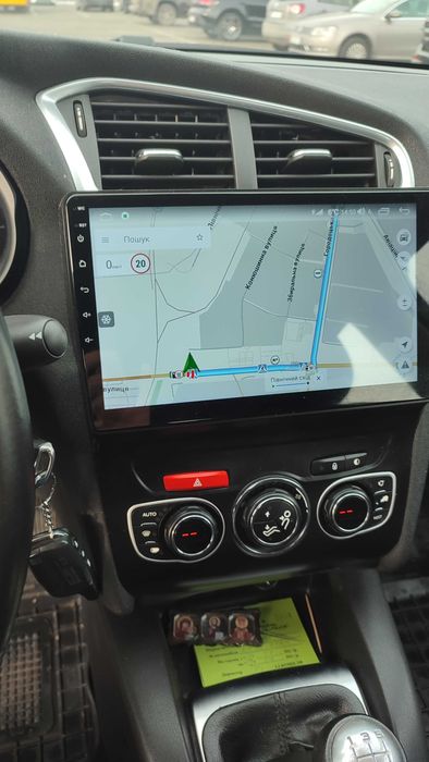 Продаж легкового автомобіля