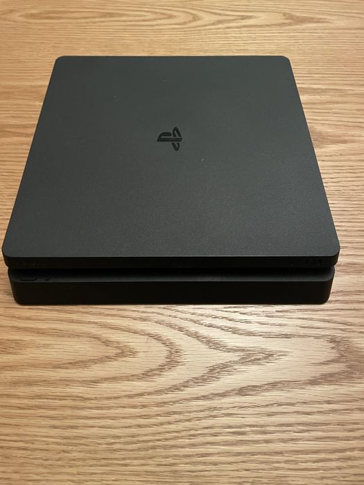 Ps4 500gb + fifa19 em muito bom estado