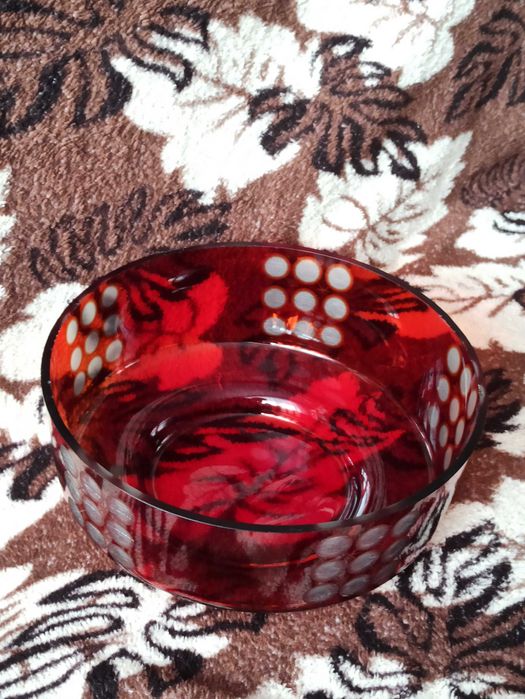 Посуд для цукерок, фруктів, салату (цукерниця, салатник)