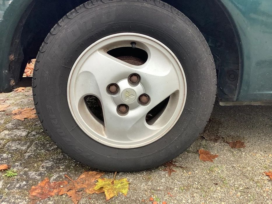 Mitsubishi Colt 1.3i 75cv 1997 - Para peças