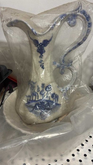 Jarra mais bacia em louca pintada à mão