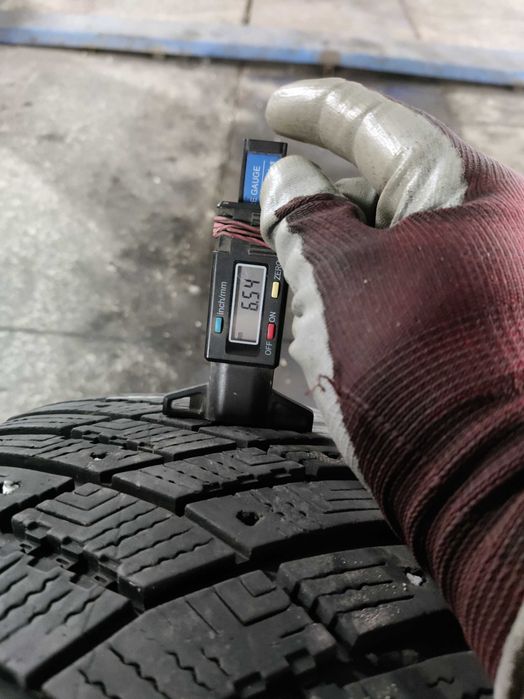 205/60 R16  GoodYear Ultra grip Ice arctic 96T  - 2017г