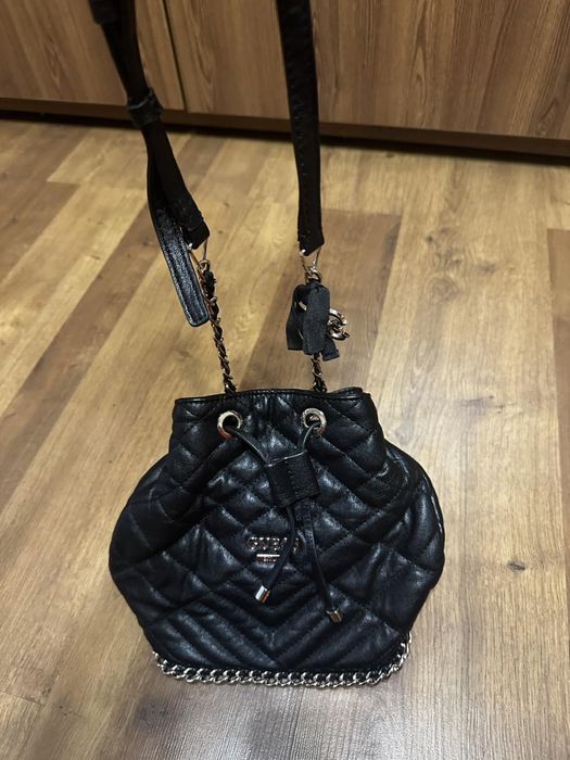 Продам жіночу сумку Guess