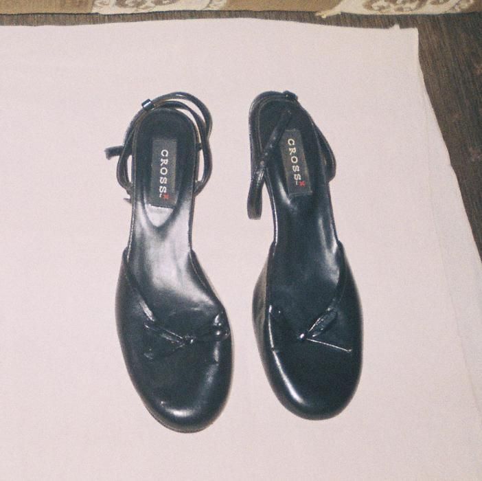 Nowe buty czarne półczółenka rozm.37