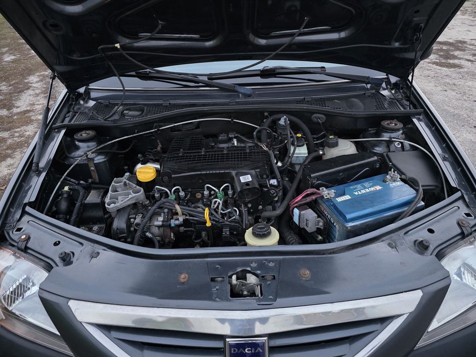 Dacia Logan (7 МІСЦЬ)