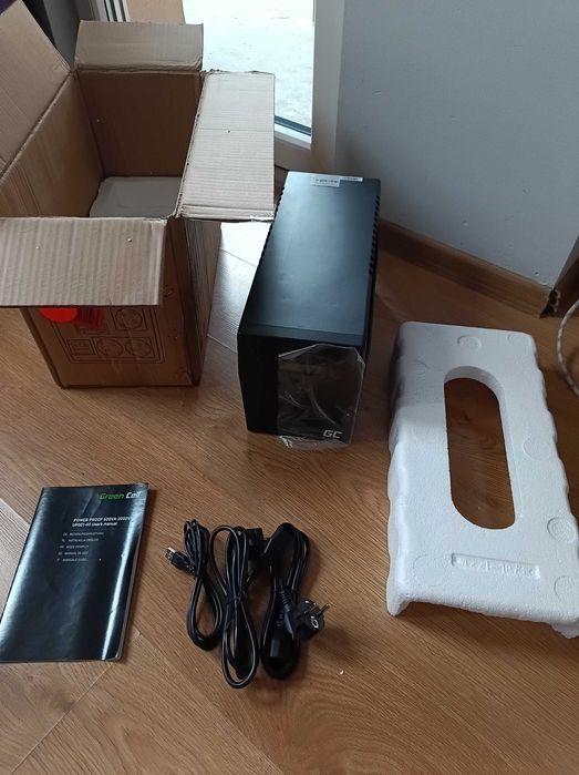 Zasilacz Awaryjny UPS 1500VA 900W