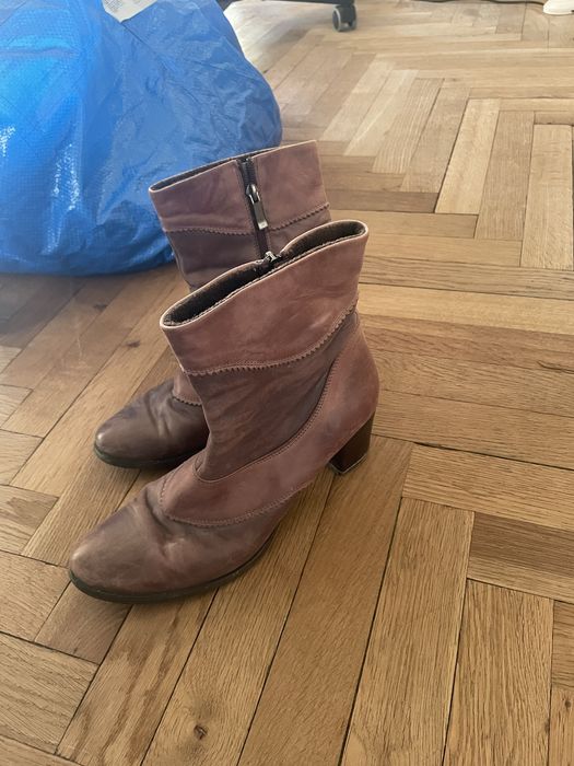 Skórzane damskie botki na obcasie