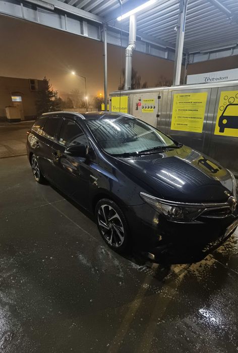 Wynajem Rent toyota auris hybryda gybrid kombi wagon PRYWATNIE PERSONAL USE AUTOMAT LPG AUTOMATIC GEAR