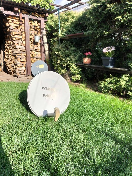 Antena satelitarna z konwerterem