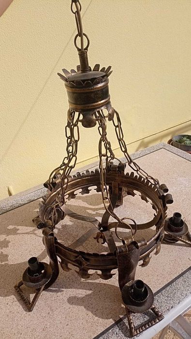 Candeeiro Rústico em Ferro – Vintage Medieval