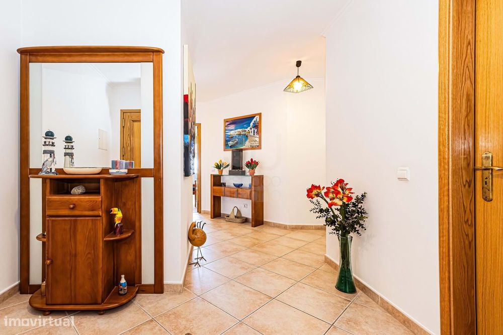 A. Pêra - T2 com Garagem+Arrecadação - 350 Mts da Praia !