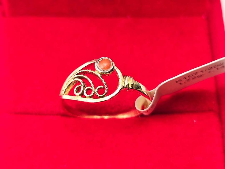 Stary złoty pierścionek z drobnym Koralem Koral 585 |Plus Lombard