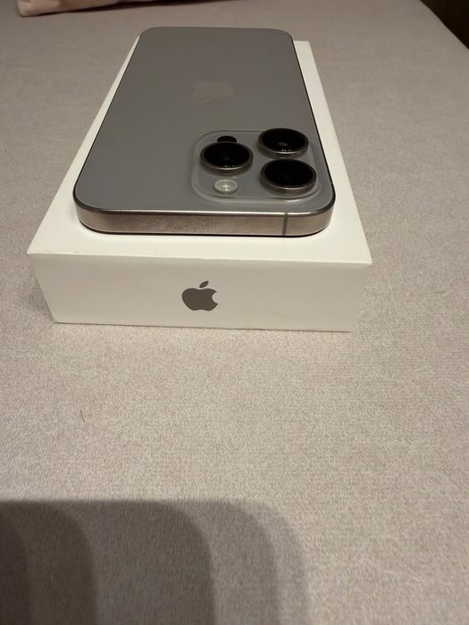 Smartfon Apple iPhone  używany 15 Pro Max 8 GB / 256 GB 5G eSIM szary