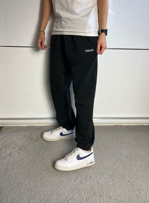Spodnie Gymshark black small logo dresy