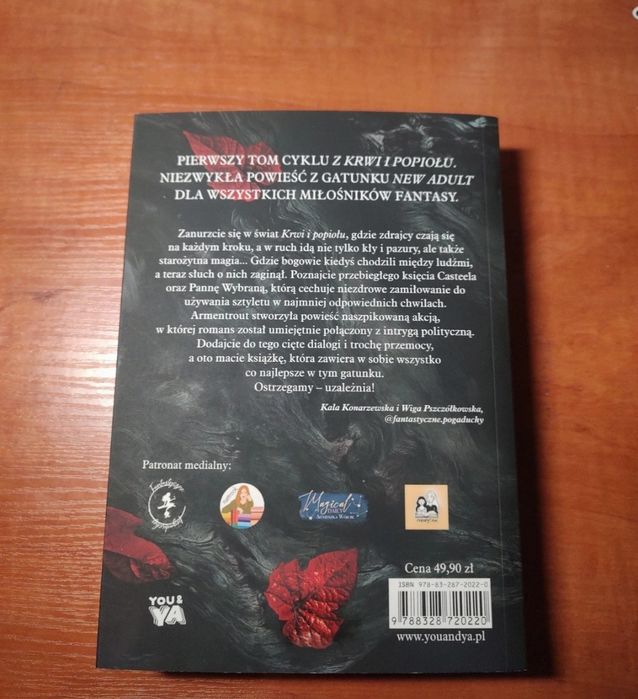Książka Krew i Popiół Jennifer L. Armentrout Fantastyka