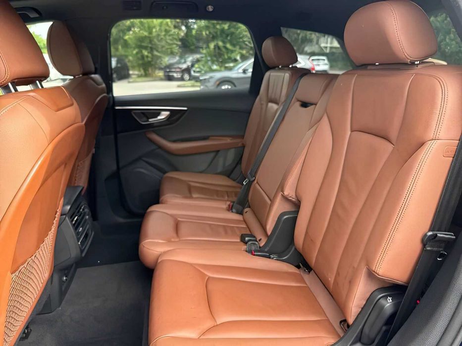 Audi Q7 quattro Premium 45 TFSI      2023