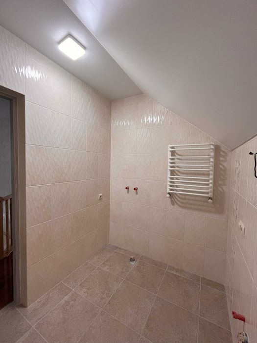 Новий чарівний будинок з гаражем, Луцьк в районі Володимирської