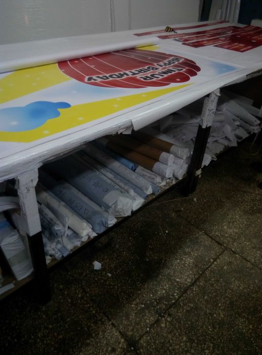 Печать баннера оракал пластик, литой баннер с люверсами - дизайн