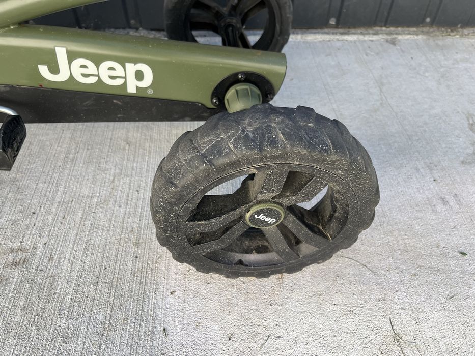 Jeep Wrangler gokart na pedaly Berg