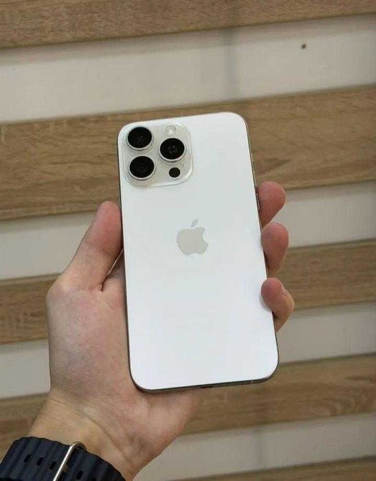 iPhone 15 Pro Max, 256 ГБ, SIM + eSIM