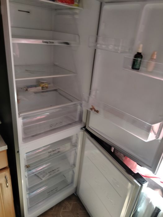 Холодильник Samsung