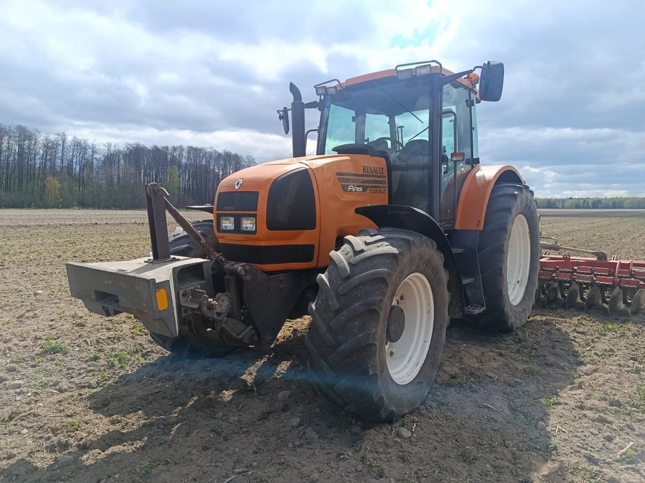 Renault Ares 735 RZ