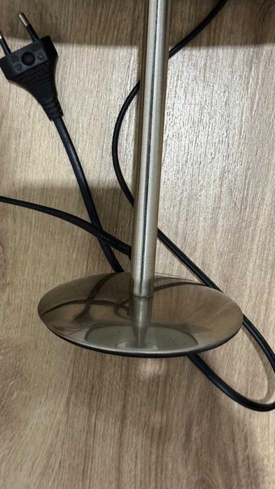 candeeiro de mesa preto