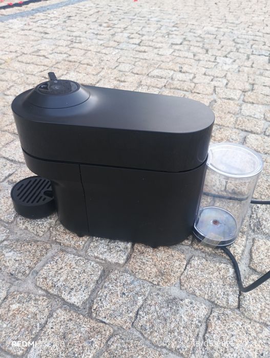 Máquina de café Nespresso marca Vertuo