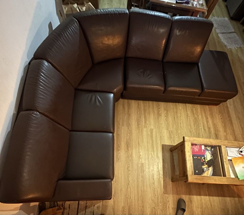 Sofá castanho usado