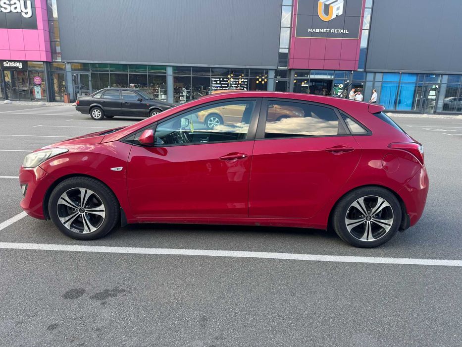 Hyundai i30 1.6 II покоління хетчбек червона хюндай