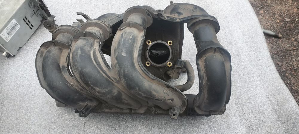 Запчастини для FORD Focus 2  2010 р 1.6л