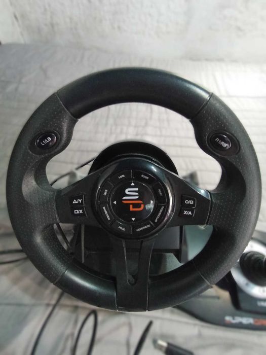 Volante e Pedais Superdrive GS 500 (PS4, Xbox One, PC, PS3)