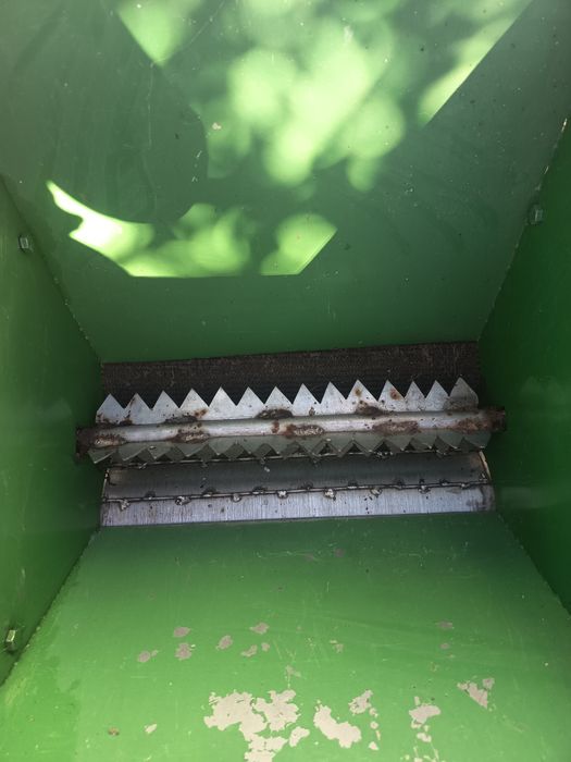 Esmagador de uvas manual