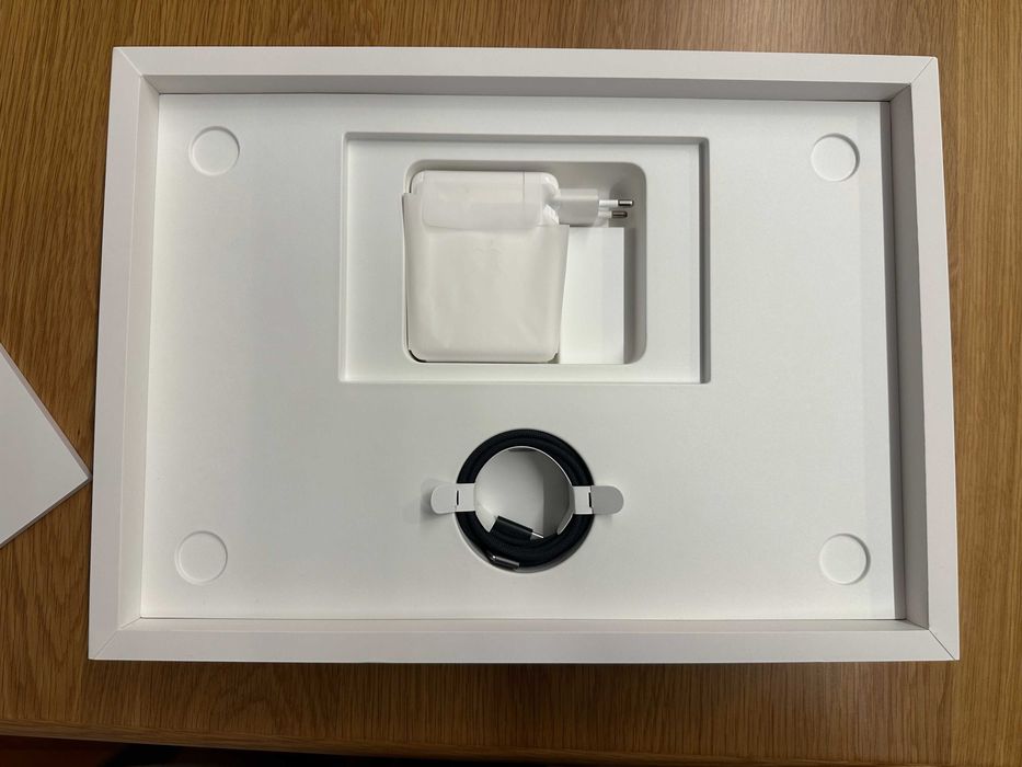 MacBook Pro 16” M3 Pro – 18GB RAM/512GB SSD – Space Black – Teclado PT