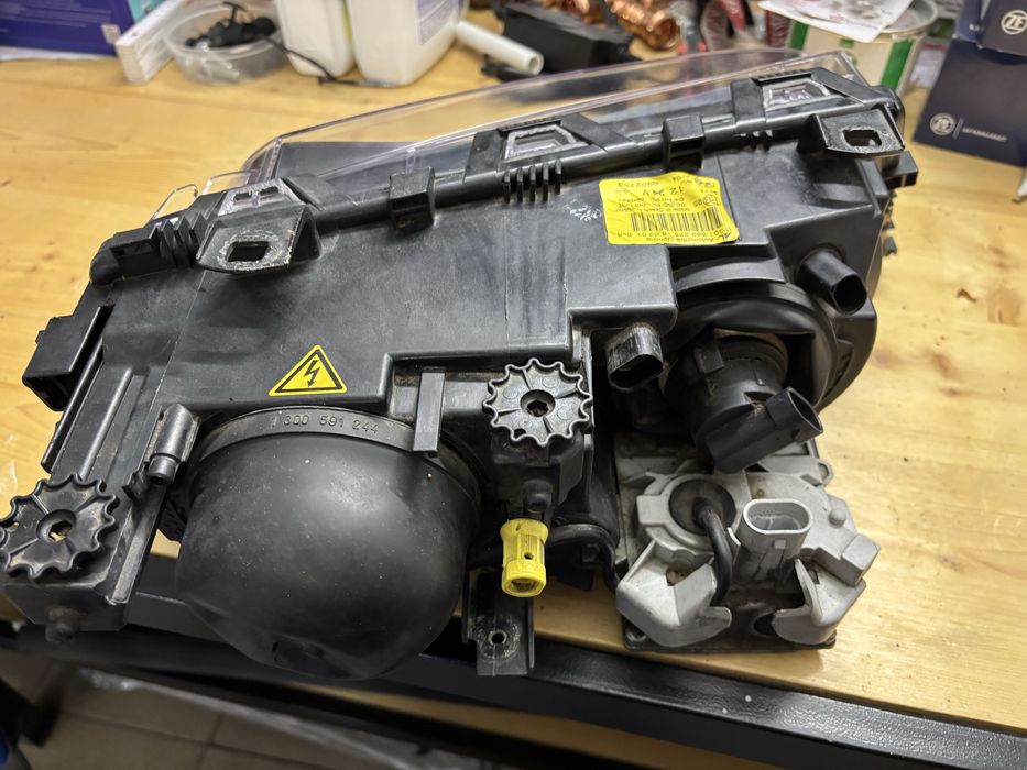 Lampa bmw e46 coupe PFL